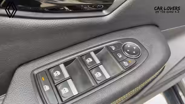 RENAULT MEGANE E-TECH 22 / 34