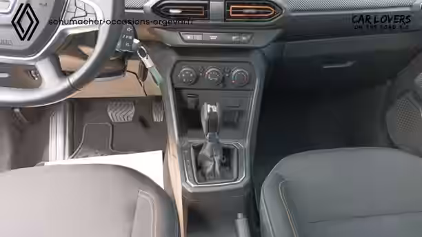 DACIA SANDERO 12 / 32