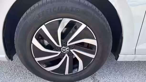 VOLKSWAGEN POLO 33 / 38