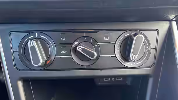 VOLKSWAGEN POLO 22 / 38