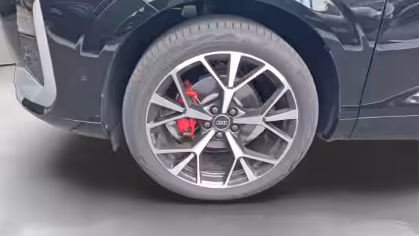 AUDI Q3 16 / 32