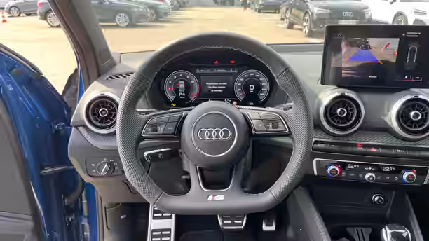 AUDI Q2 10 / 13
