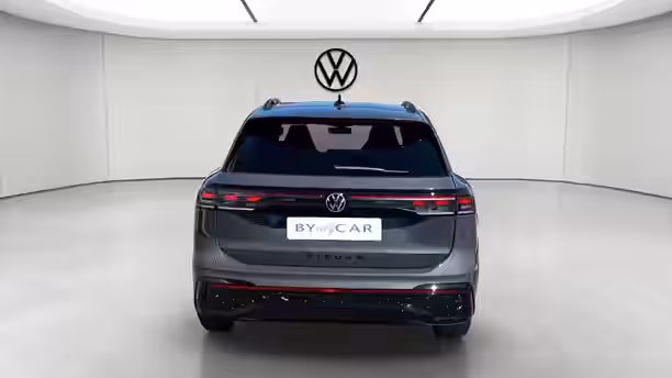 VOLKSWAGEN TIGUAN 4 / 24