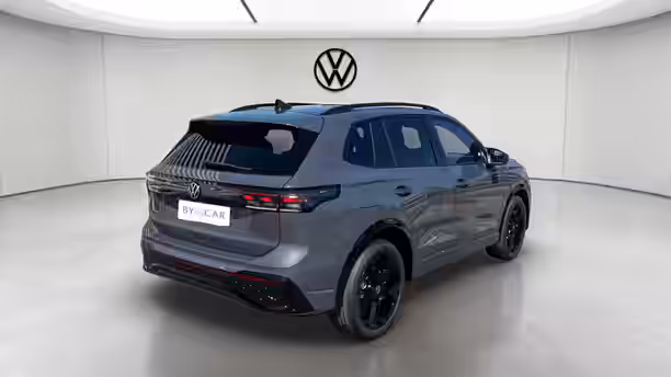 VOLKSWAGEN TIGUAN 5 / 24