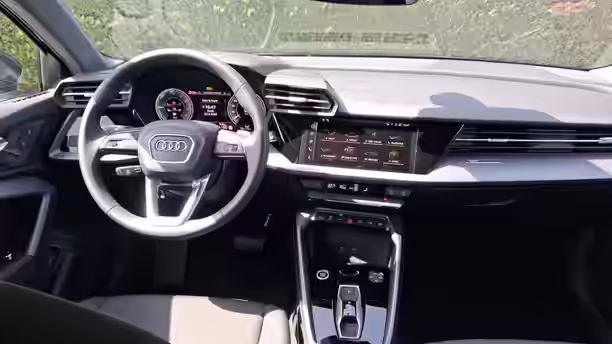 AUDI A3 SPORTBACK 25 / 27