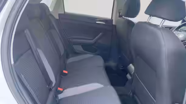 VOLKSWAGEN POLO 20 / 26