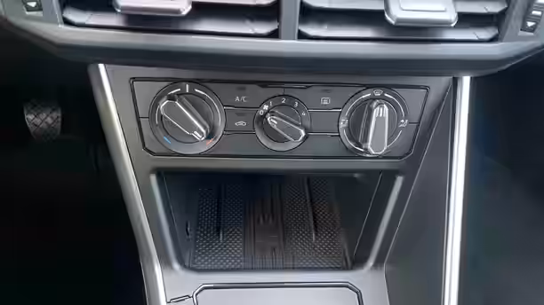VOLKSWAGEN POLO 21 / 26