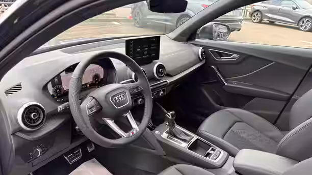 AUDI Q2 9 / 24