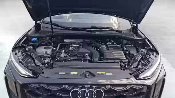 AUDI Q3 15 / 32