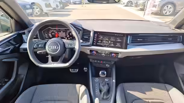 AUDI A1 SPORTBACK 26 / 27