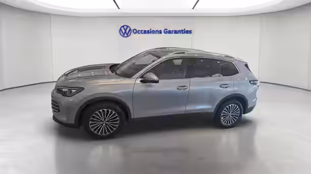VOLKSWAGEN TIGUAN 2 / 17