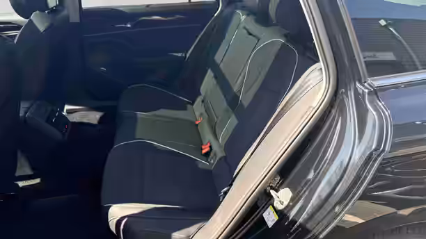 VOLKSWAGEN PASSAT 17 / 20