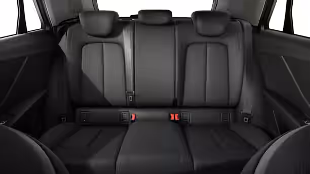 AUDI Q2 8 / 9