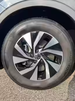 VOLKSWAGEN TIGUAN 9 / 19