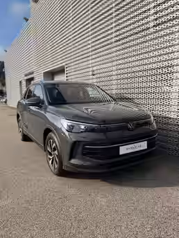 VOLKSWAGEN TIGUAN 7 / 19