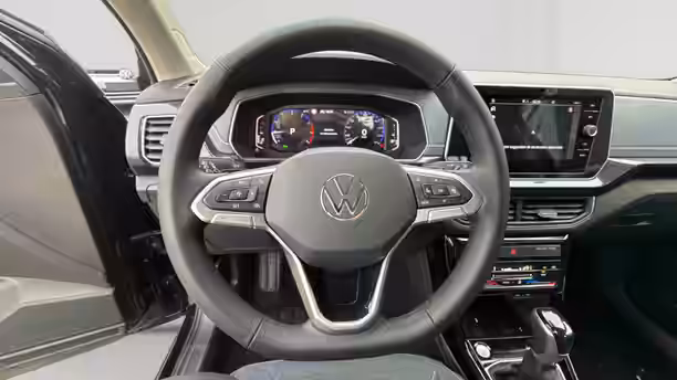 VOLKSWAGEN T-CROSS 10 / 18