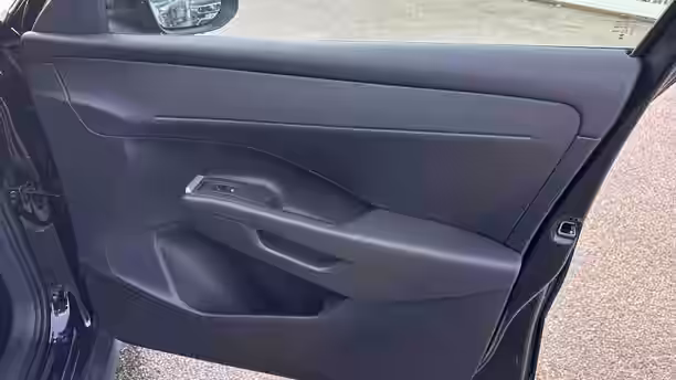 VOLKSWAGEN T-ROC 28 / 28