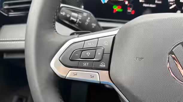 VOLKSWAGEN TIGUAN 26 / 33