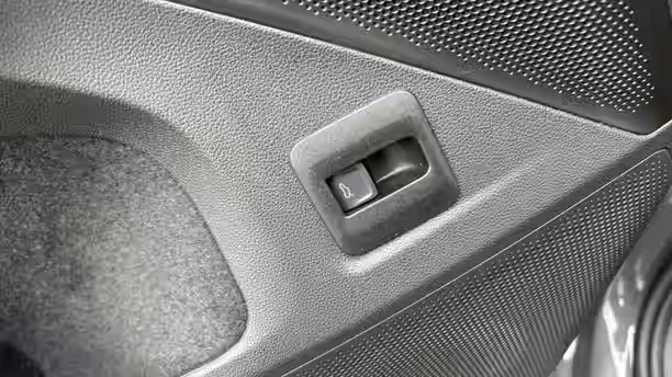 VOLKSWAGEN TIGUAN 20 / 33