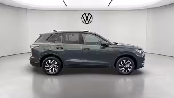 VOLKSWAGEN TIGUAN 6 / 33