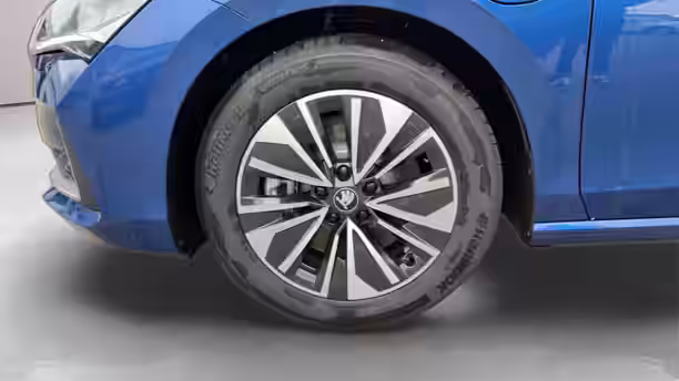 SKODA SUPERB COMBI 14 / 23