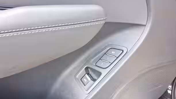 AUDI Q3 31 / 32