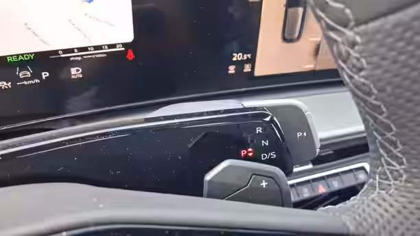 AUDI Q3 25 / 32