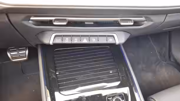 AUDI Q3 26 / 32