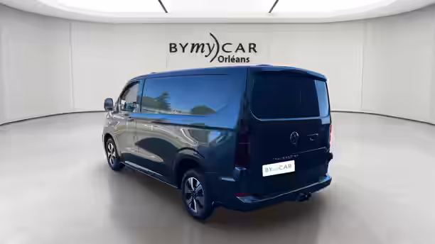VOLKSWAGEN UTILITAIRES TRANSPORTER VAN 3 / 21