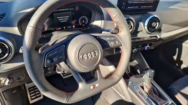 AUDI Q2 27 / 29