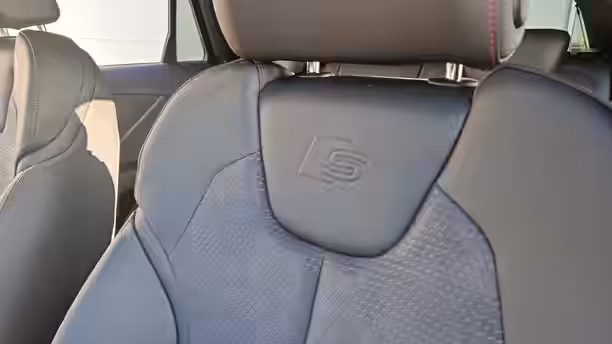 AUDI Q2 28 / 29