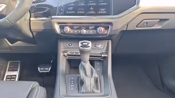 AUDI Q3 SPORTBACK 10 / 30