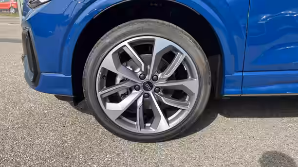 AUDI Q2 13 / 13