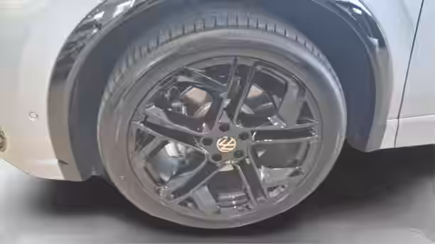 VOLKSWAGEN TIGUAN 13 / 16