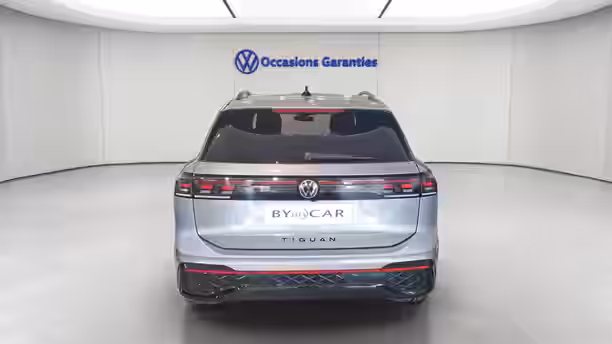 VOLKSWAGEN TIGUAN 4 / 16