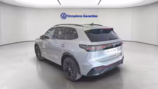 VOLKSWAGEN TIGUAN 3 / 16