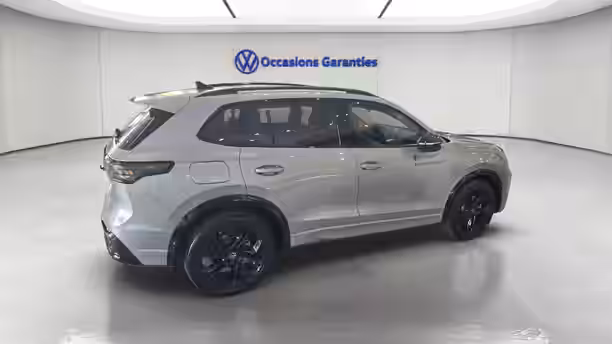 VOLKSWAGEN TIGUAN 6 / 16