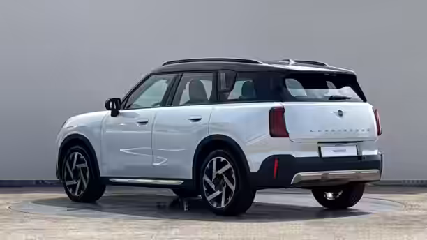 MINI COUNTRYMAN U25 3 / 26