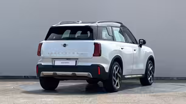 MINI COUNTRYMAN U25 5 / 26