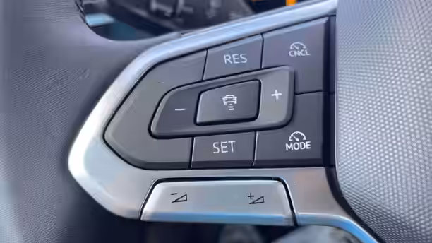 VOLKSWAGEN PASSAT 26 / 27