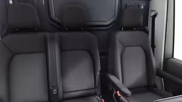 VOLKSWAGEN UTILITAIRES CRAFTER VAN 8 / 9