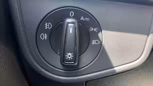 VOLKSWAGEN POLO 25 / 26