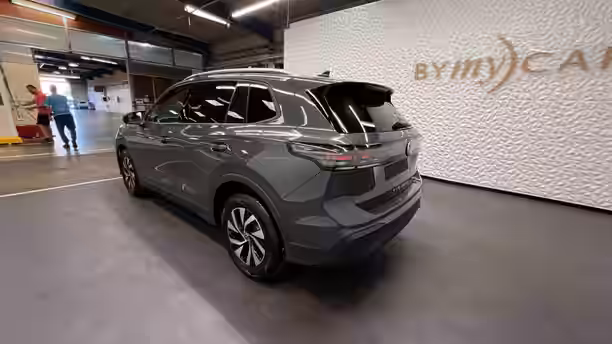 VOLKSWAGEN TIGUAN 3 / 22